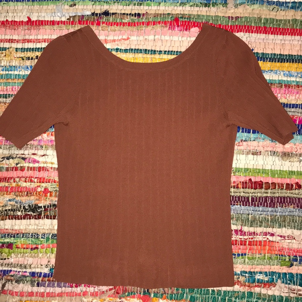 Reverse neckline blouse